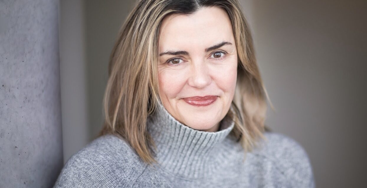 Lezlie Lowe, author & communications consultant